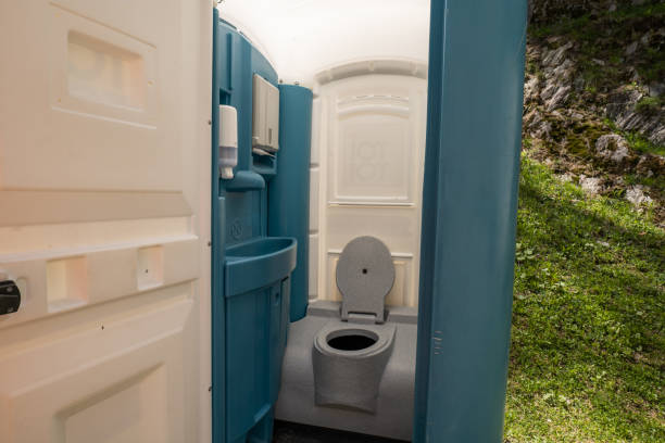 Best Portable bathroom rental  in Granite City, IL